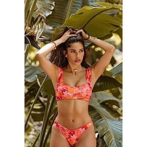 New. L*SPACE floral bikini top. Medium. Retails $114 - Picture 7 of 9